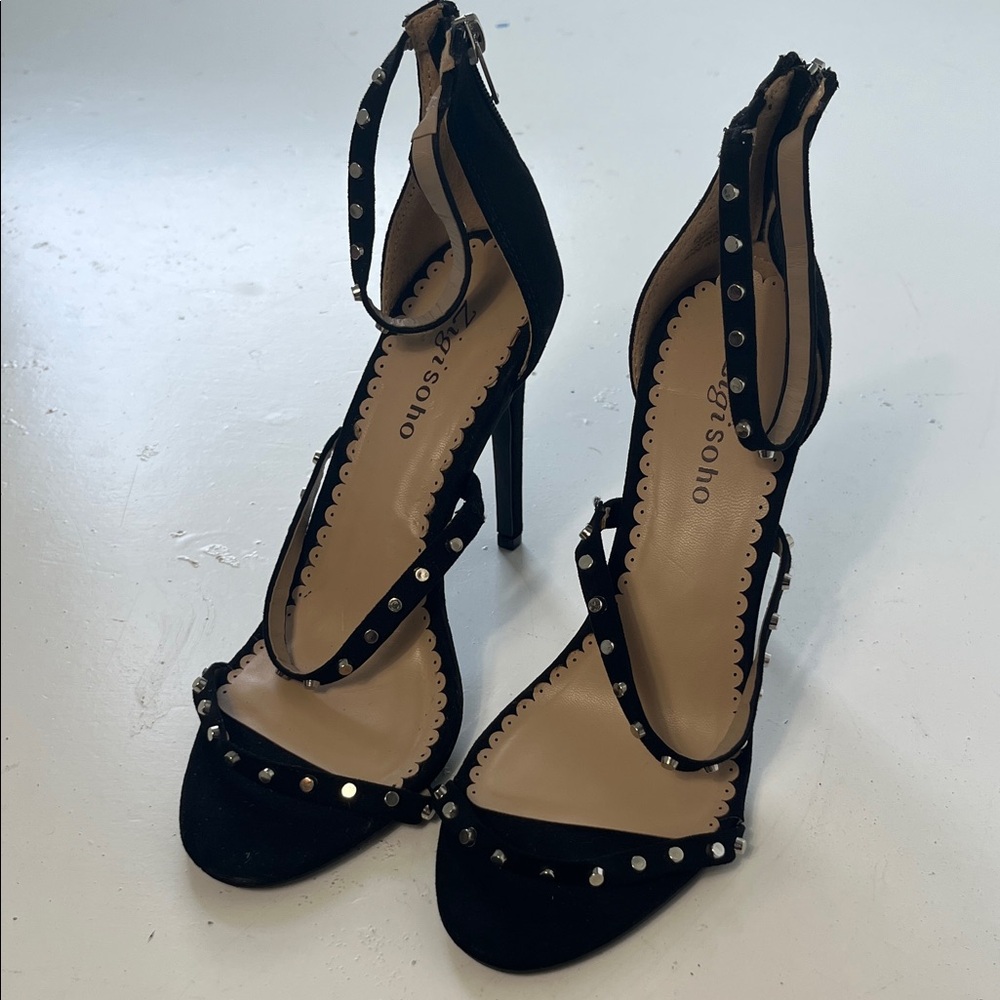 Zigi Soho Sz 8 Black Suede Heel Silver Studded Strappy Shoe